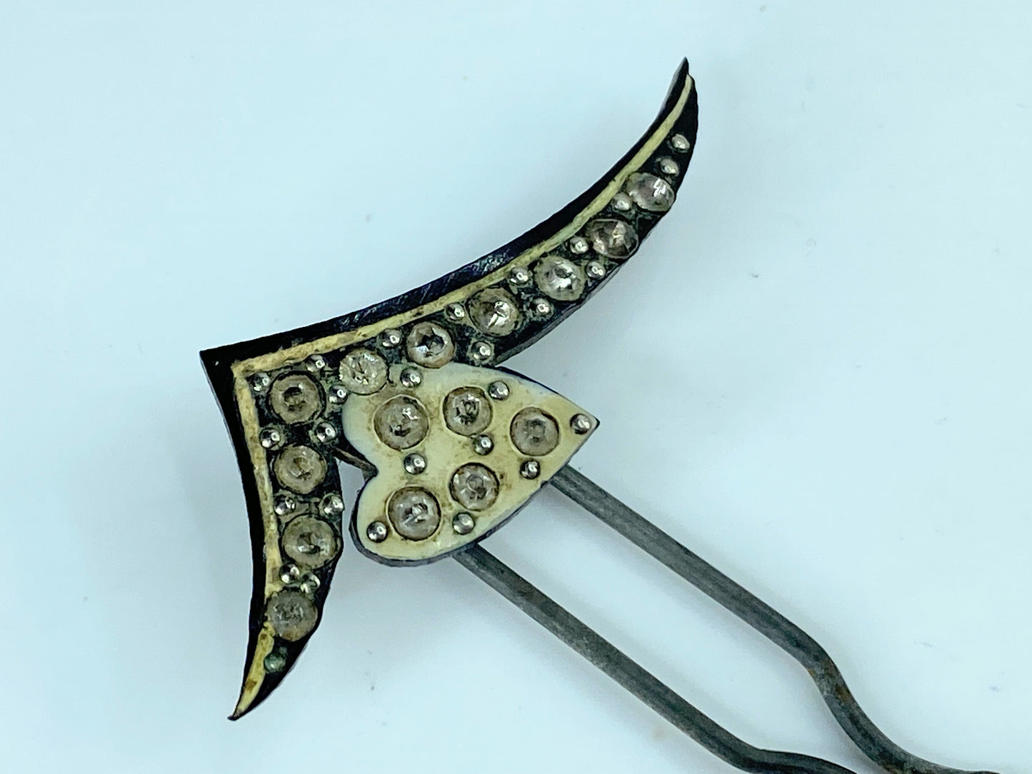 Antique Floral Hair Comb, enamel Floral Design, rhinestone heart shape GS609