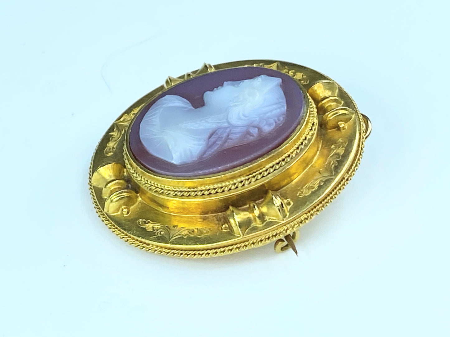 Victorian 18K agate Cameo of the Goddess Demeter decorated brooch