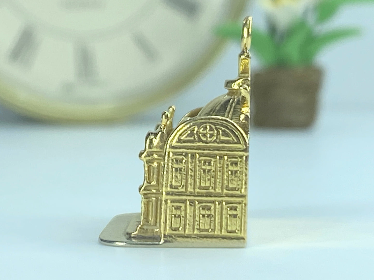 18K Gold Palais Garnier Opera House Paris France Charm Pendant French Made JR494