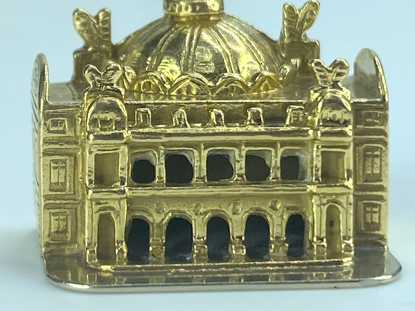 18K Gold Palais Garnier Opera House Paris France Charm Pendant French Made JR494