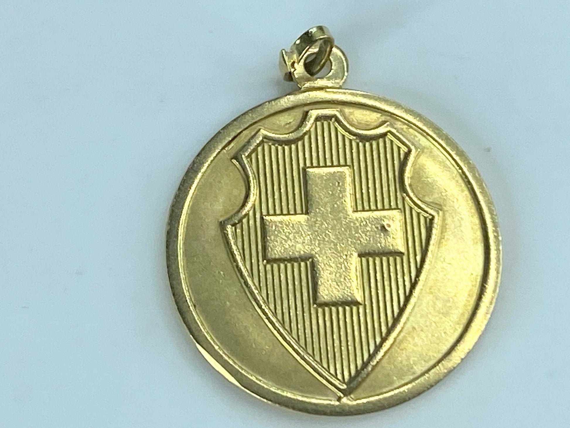 Switzerland Ruby 18K yellow gold outline Cross Shield pendant charm 5.3g JR525
