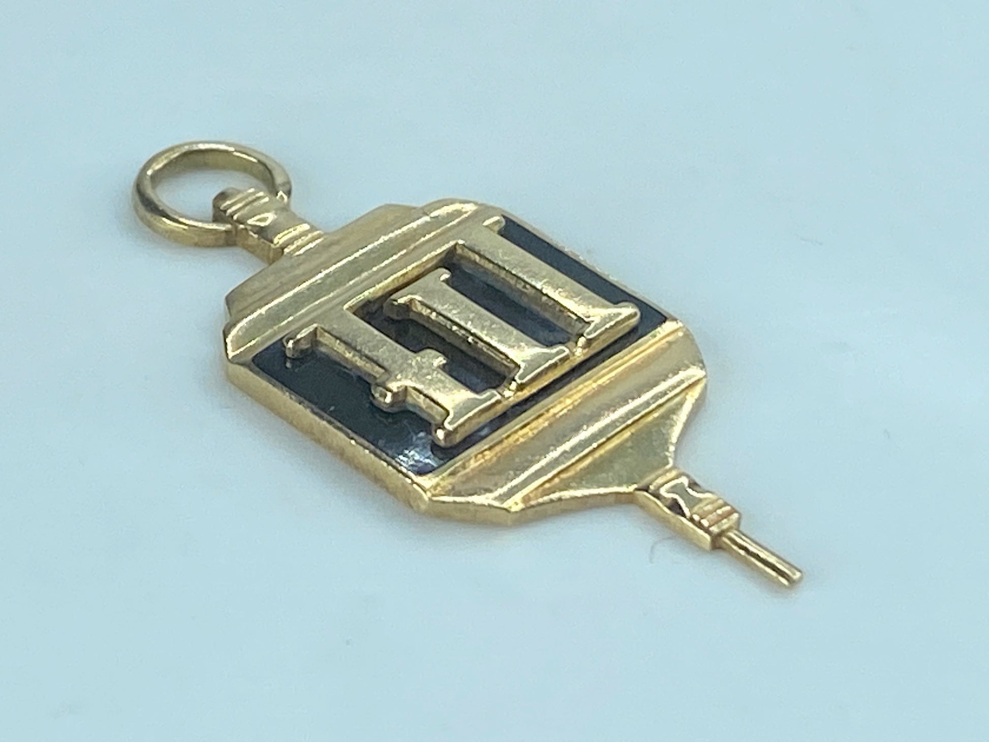 c1958's 14K yellow gold Fraternity black enamel fob 5.4g 1 3/8" JR527