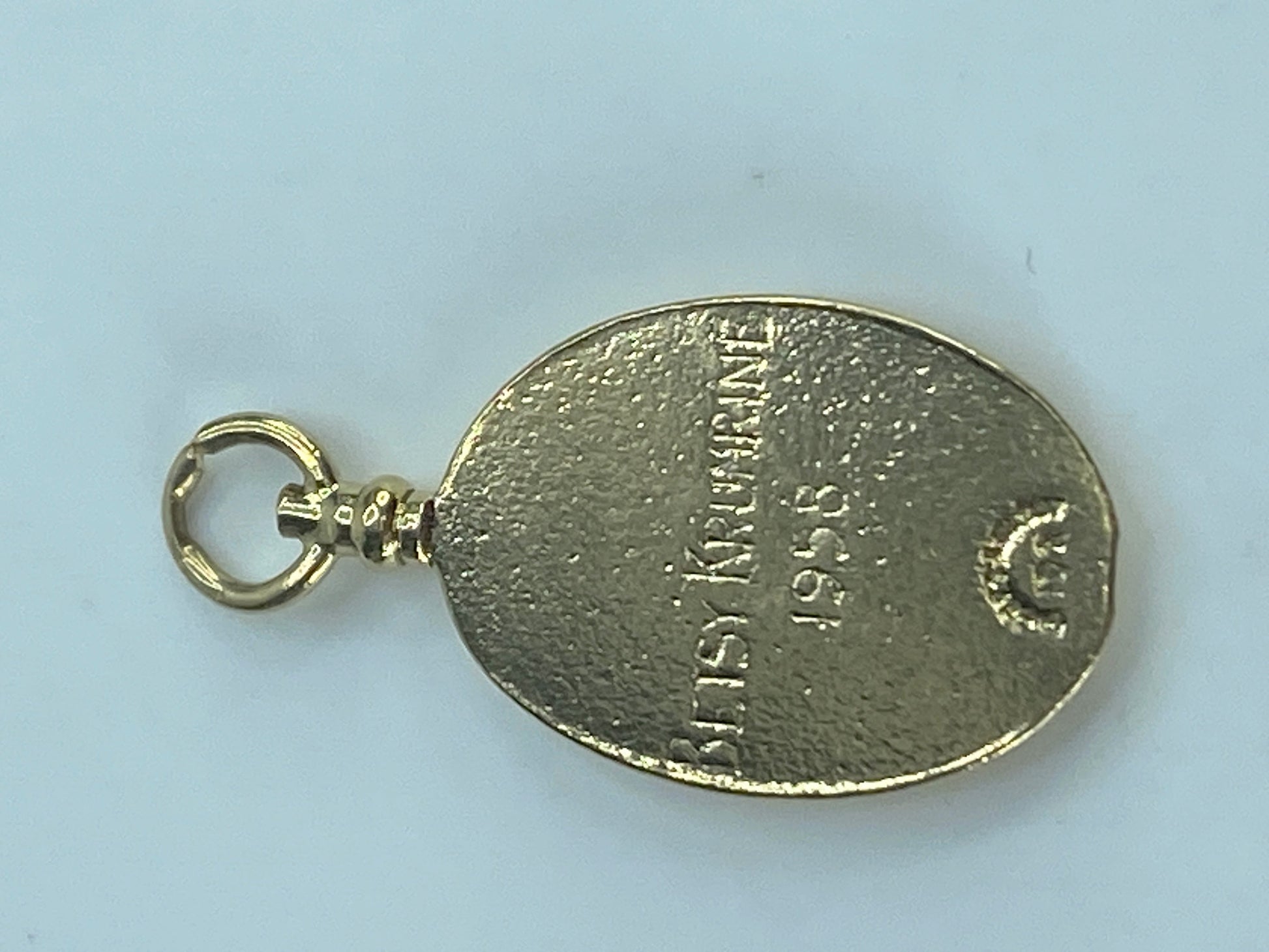 10K yellow gold Victory Torch Medal 1958's charm pendant 1 1/8" 4.1g JR531