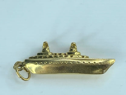 18K yellow gold Ocean Liner cruise ship charm pendant 1 3/8" 4.3g JR532
