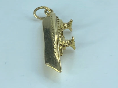 18K yellow gold Ocean Liner cruise ship charm pendant 1 3/8" 4.3g JR532