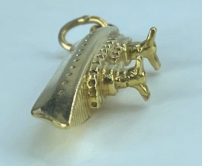 18K yellow gold Ocean Liner cruise ship charm pendant 1 3/8" 4.3g JR532