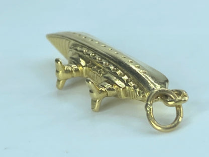 18K yellow gold Ocean Liner cruise ship charm pendant 1 3/8" 4.3g JR532