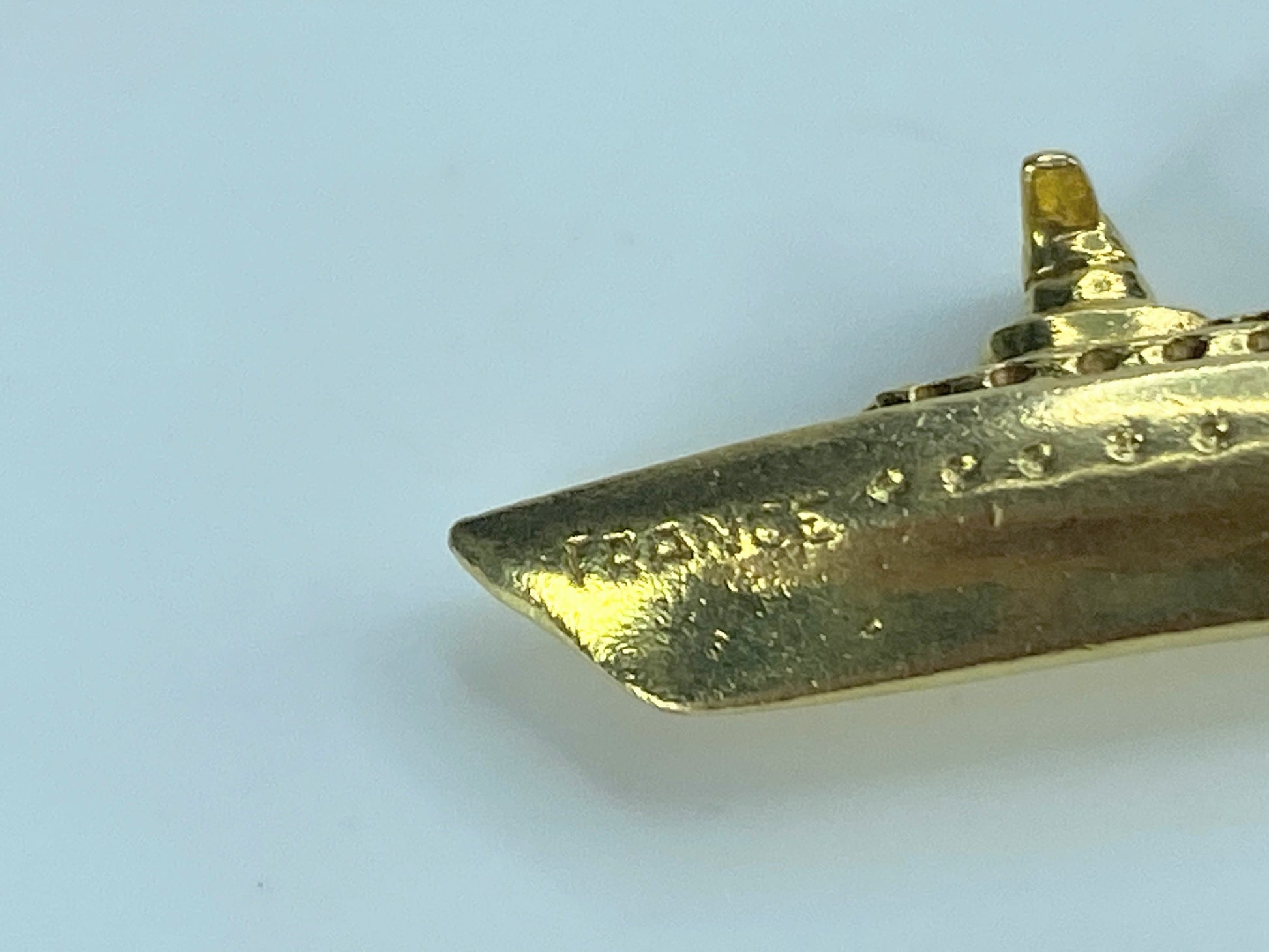 18K yellow gold Ocean Liner cruise ship charm pendant 1 3/8" 4.3g JR532