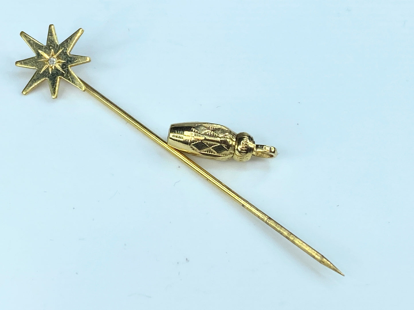 Art Deco 10K yellow gold Diamond Starburst hat pin with stopper