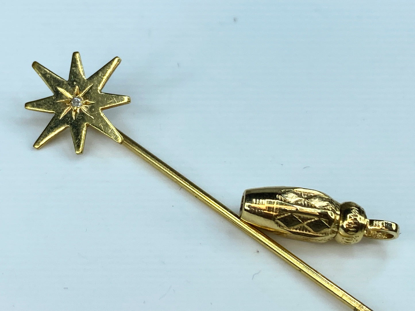 Art Deco 10K yellow gold Diamond Starburst hat pin with stopper