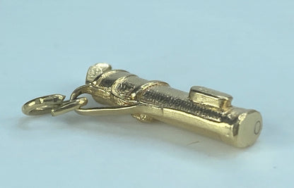 14K Yellow Gold Golf Clubs & Bag, Three Dimensional Charm Pendant 1.5g JR501