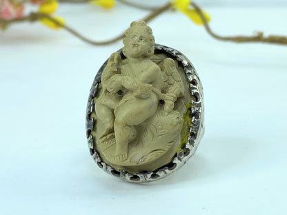 Fine, Victorian sterling silver Carved Lava Stone Putti & Dog ring s6 10g JR922