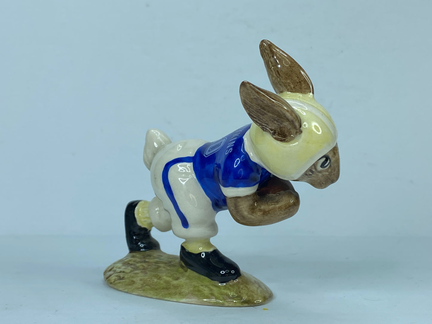 Royal Doulton “TOUCHDOWN BUNNYKINS” Golden Jubilee Celebration Collection 1984