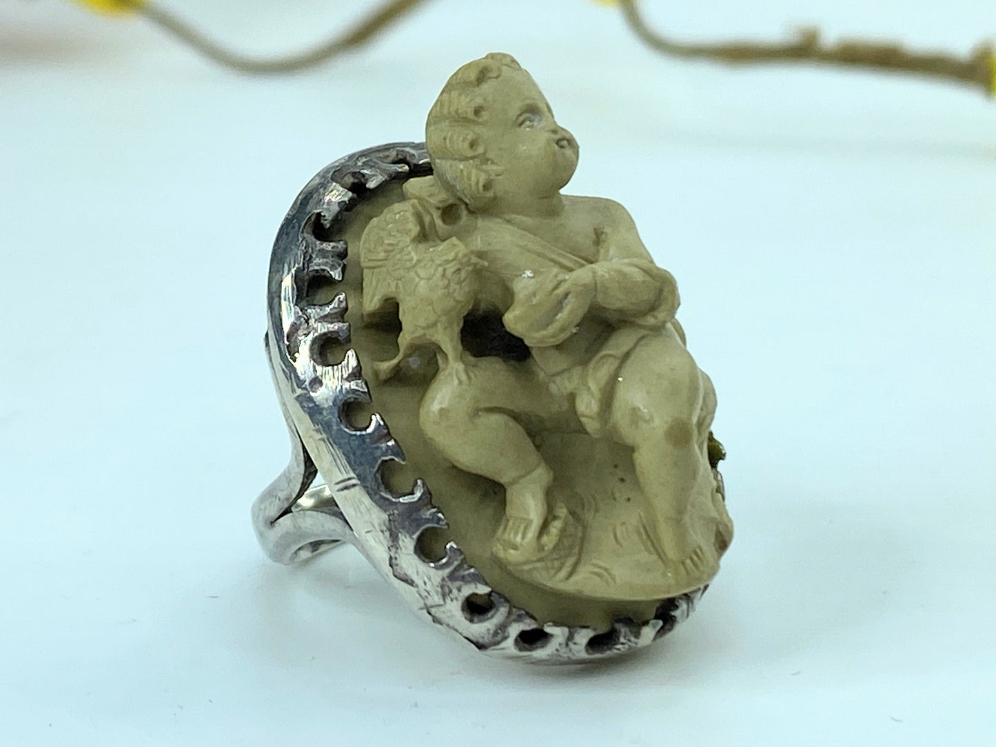 Fine, Victorian sterling silver Carved Lava Stone Putti & Dog ring s6 10g JR922