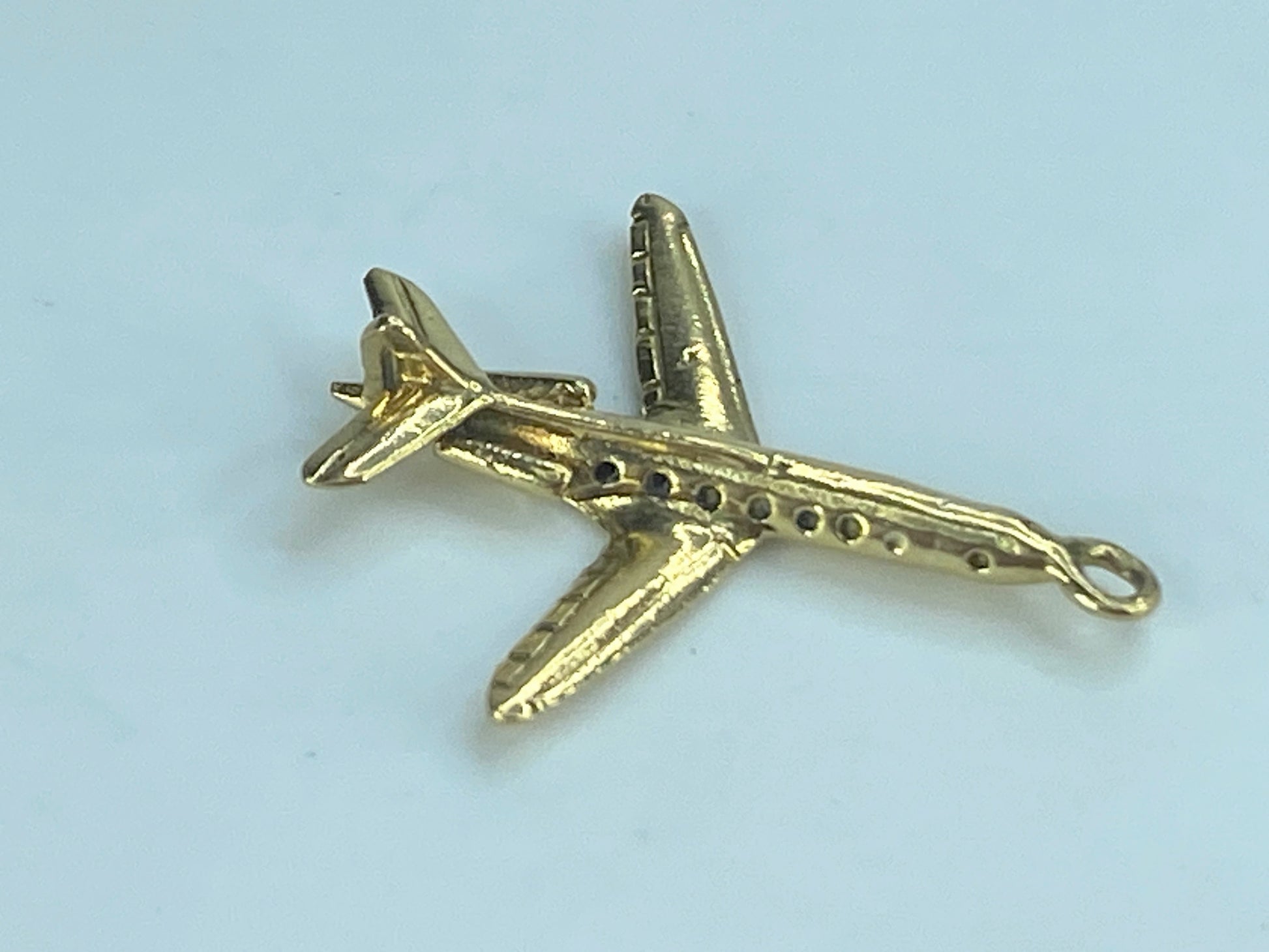 14K yellow gold Aeroplane charm pendant 2.6g 1 1/8" x 1" 2.6g JR536
