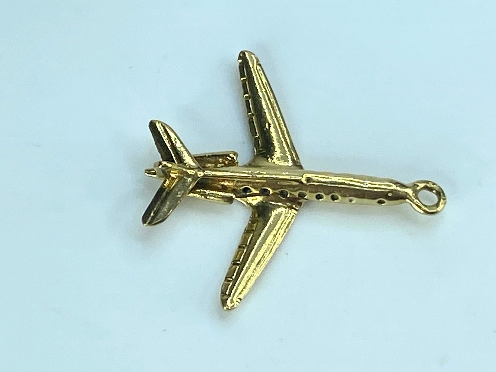 14K yellow gold Aeroplane charm pendant 2.6g 1 1/8" x 1" 2.6g JR536