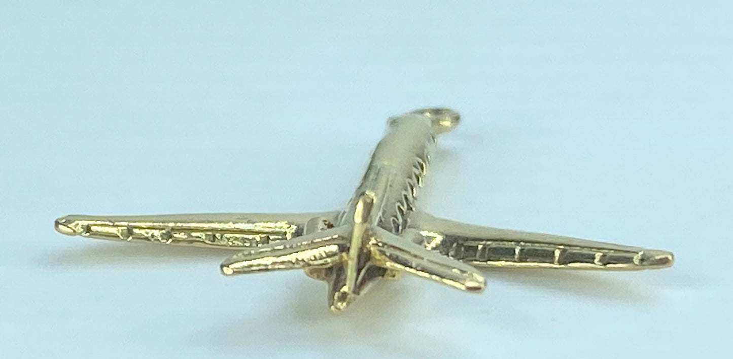 14K yellow gold Aeroplane charm pendant 2.6g 1 1/8" x 1" 2.6g JR536