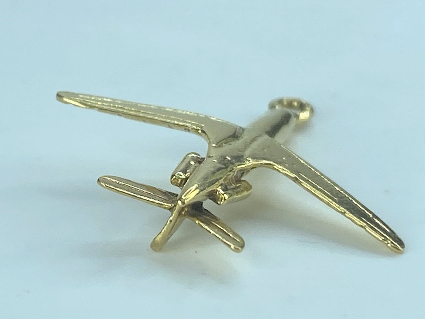 14K yellow gold Aeroplane charm pendant 2.6g 1 1/8" x 1" 2.6g JR536