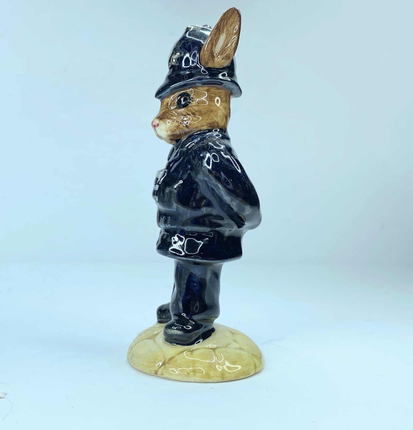 Royal Doulton Bunnykins DB64, Policeman