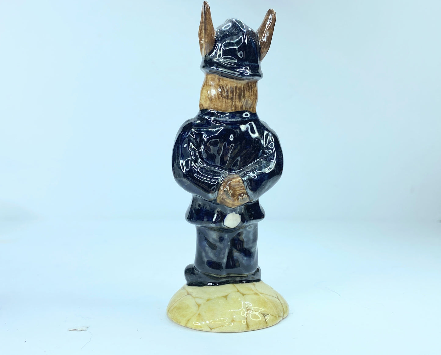 Royal Doulton Bunnykins DB64, Policeman