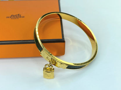 Vintage Hermes Kelly Lock Cadena Green Lizard Skin Gold Plated Bangle 7.5" GS626