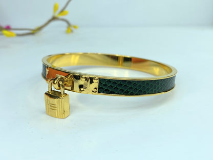 Vintage Hermes Kelly Lock Cadena Green Lizard Skin Gold Plated Bangle 7.5" GS626