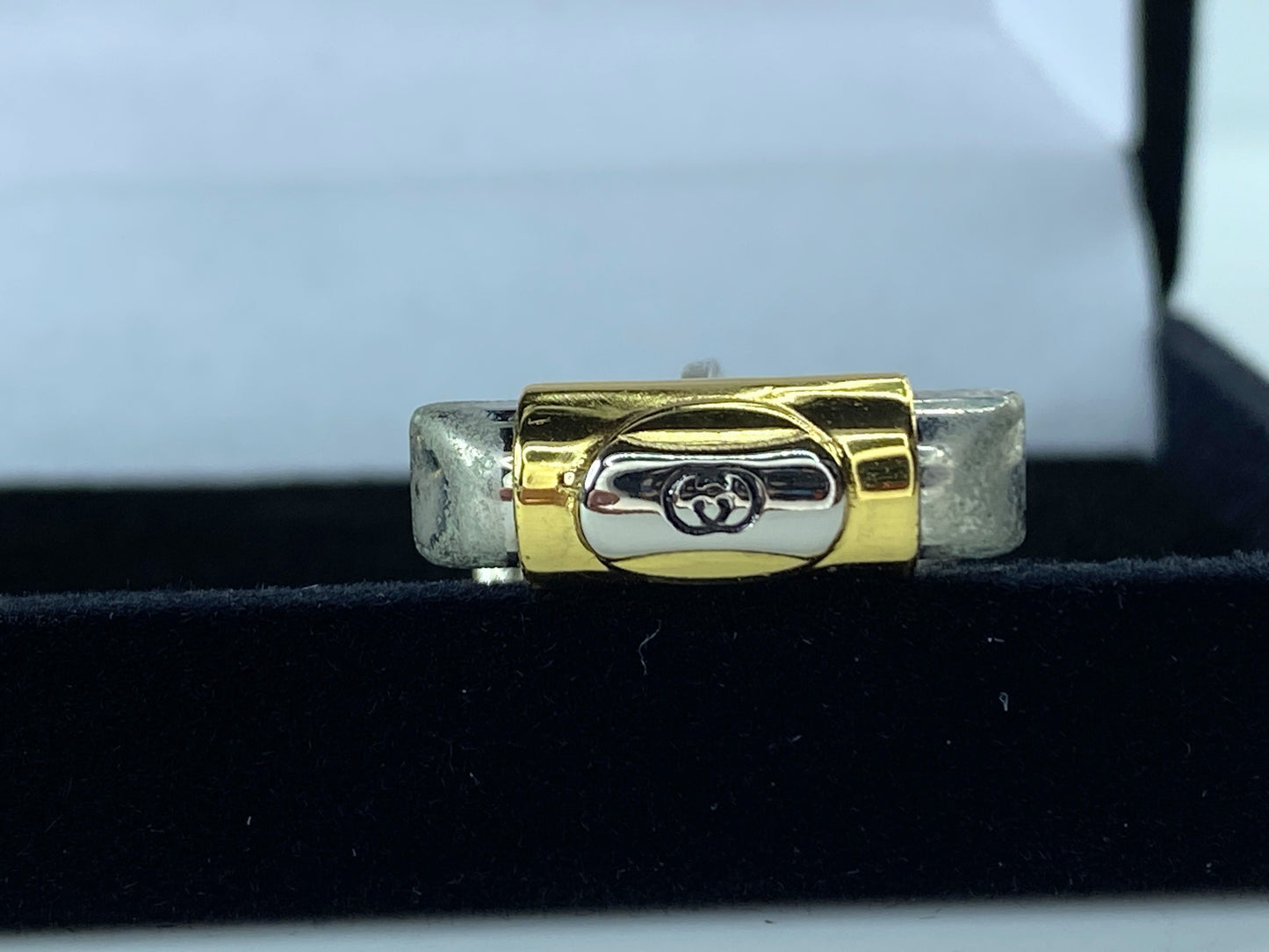 Italy Gucci Gold Silver Tone Metal GG Logo Cufflinks Authentic GS79