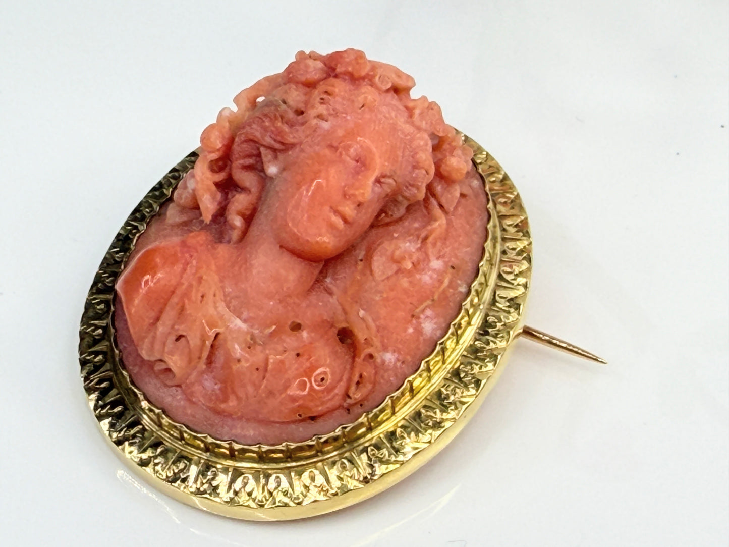 Antique Victorian 14K Gold Carved Coral Cameo Brooch 1.2"