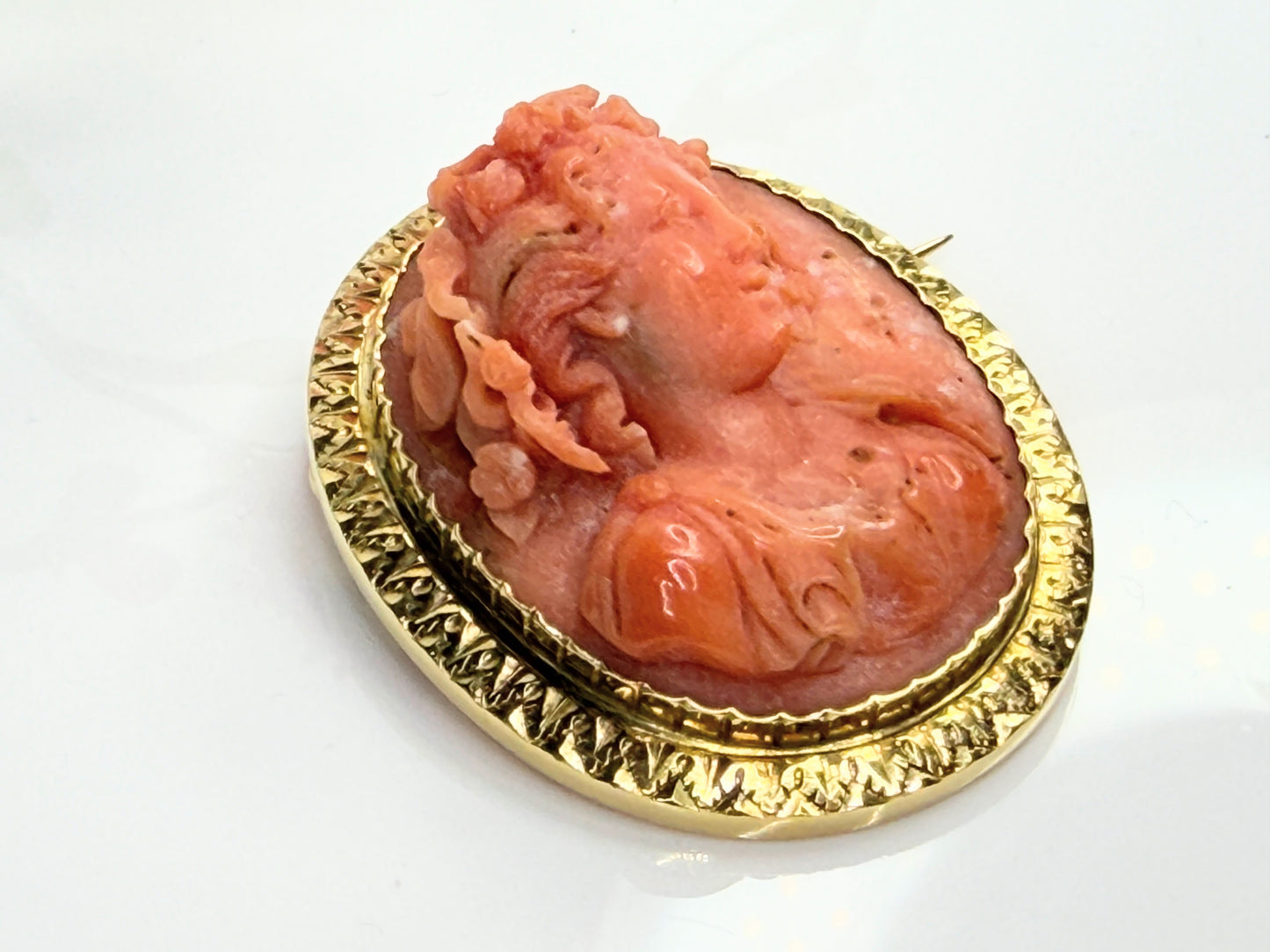 Antique Victorian 14K Gold Carved Coral Cameo Brooch 1.2"
