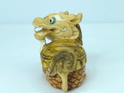 Early century carved Bakelite/Resin Netsuke Polychrome Bearded Dragon 28g GS636