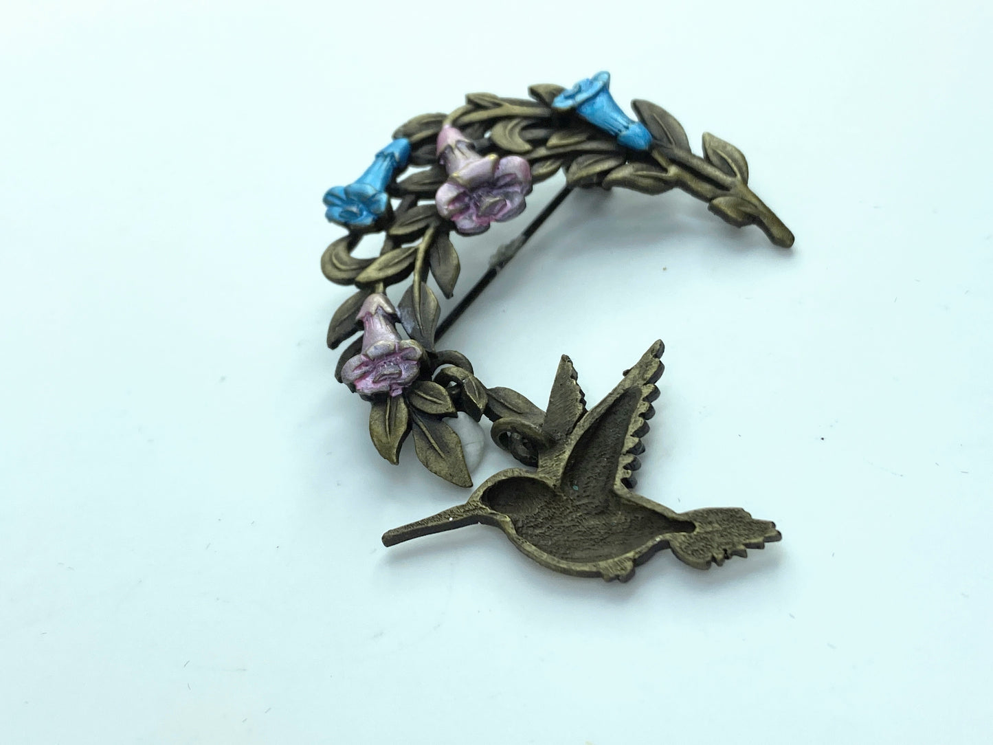 c1960's Enamel Morning Glory Hummingbird brass fashion brooch JR9621