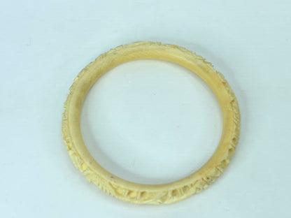 c1920 carved 9.2mm Dragon Resin (Bakelite?) slip on bangle 22.5g 8.5" GS638