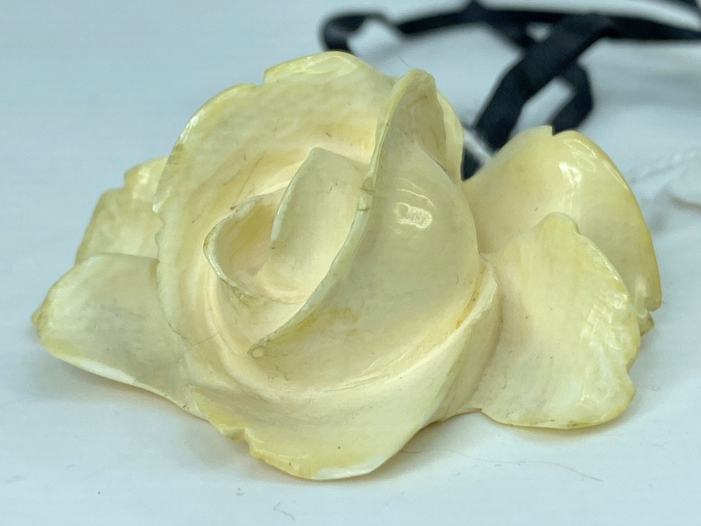 Art Deco carved large Resin/Bone 3D Rose pendant on silk black ribbon 15g GS648