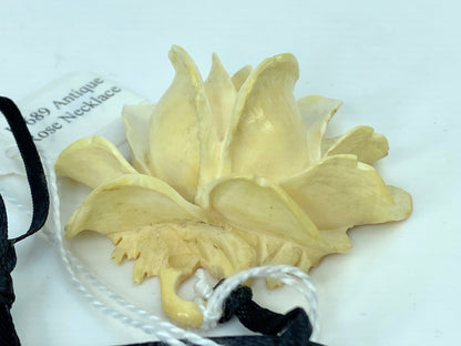 Art Deco carved large Resin/Bone 3D Rose pendant on silk black ribbon 15g GS648