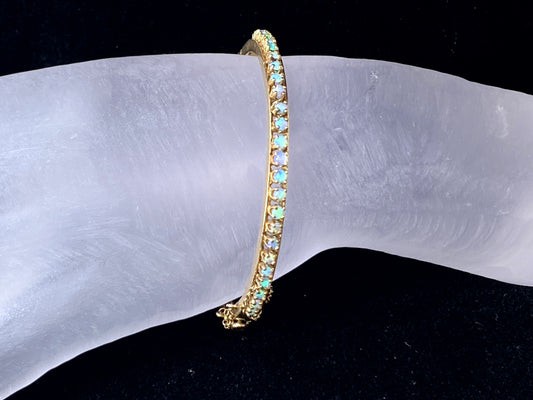 Vintage 14 Karat 2.0 ct round Opal cabochon bangle