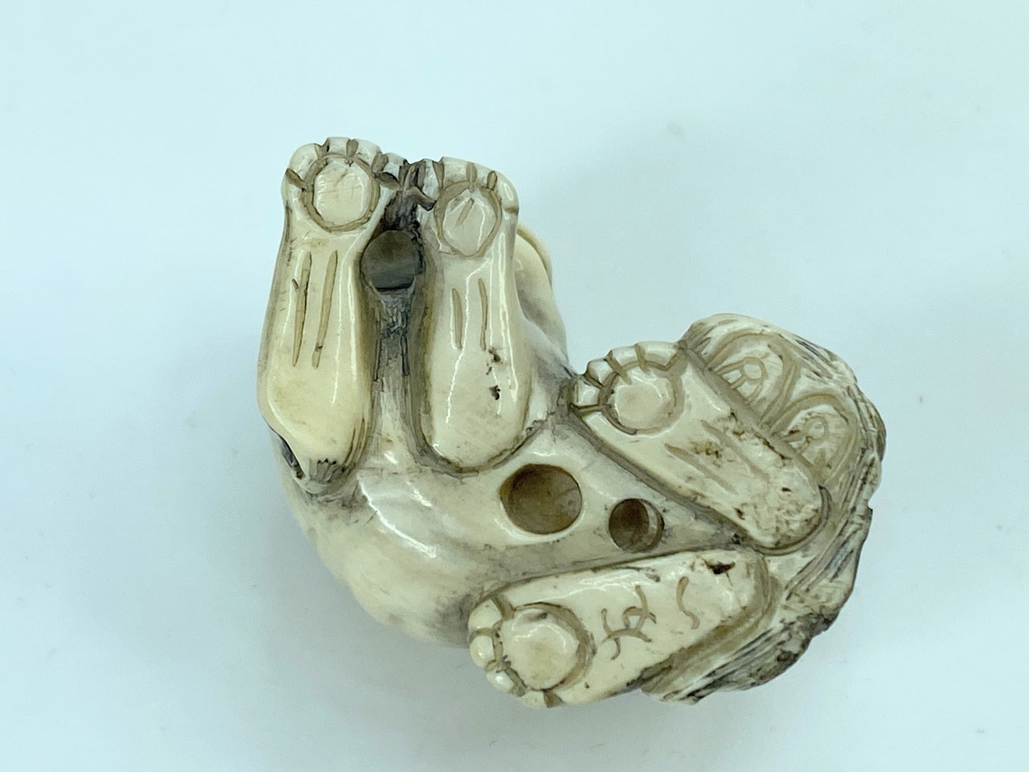 Signed Mid century carved Netsuke Foo Dog & foo dog Cub figurine 23.2g GS649