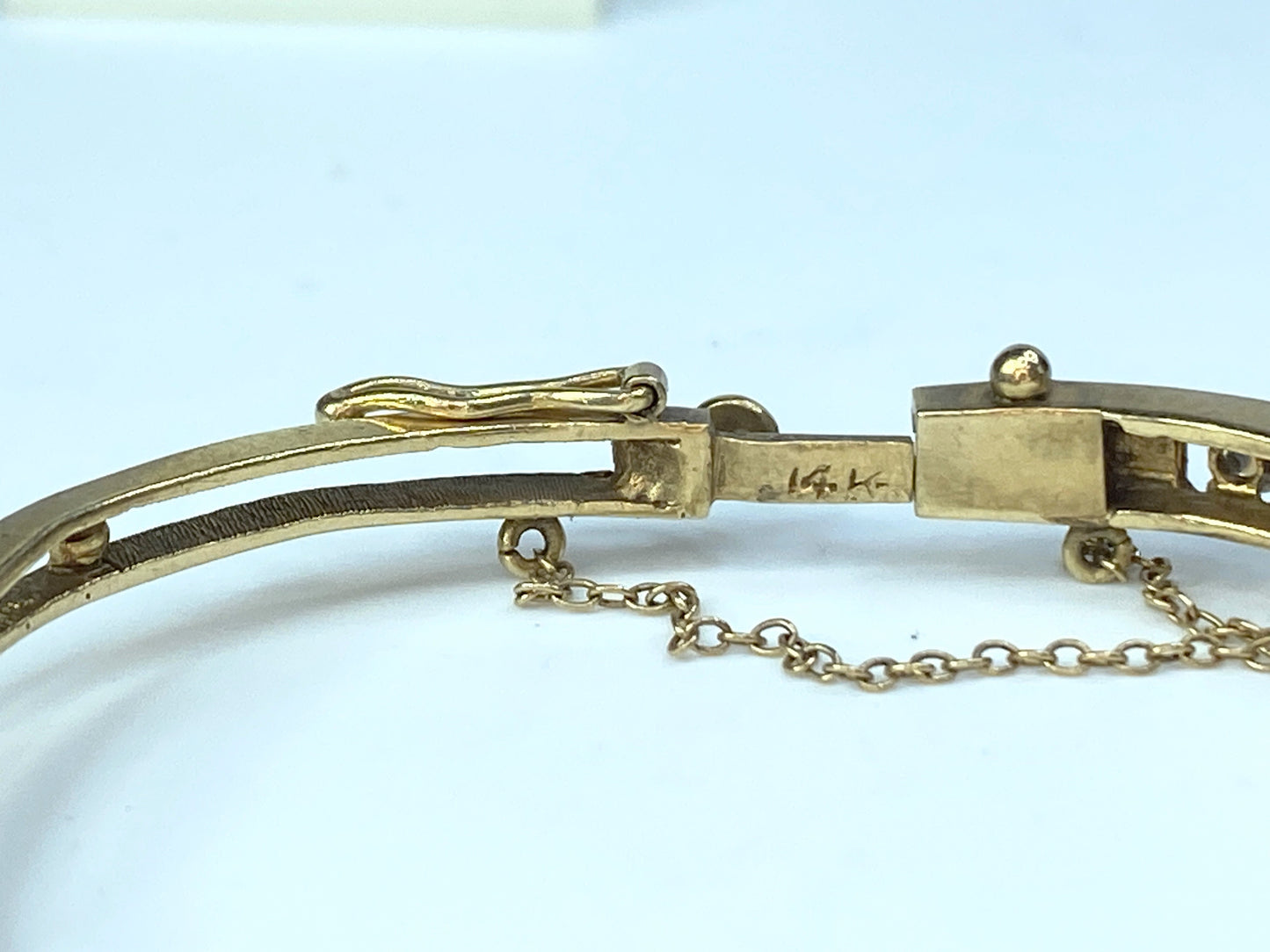 Mid-century 14K gold 2.75mm Opal Cabochons hinged bangle