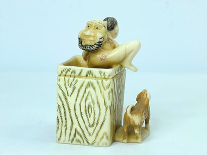 Signed antique carved resin/bone street performer netsuke 1 3/4" x 1 1/4" 26.8g GS650