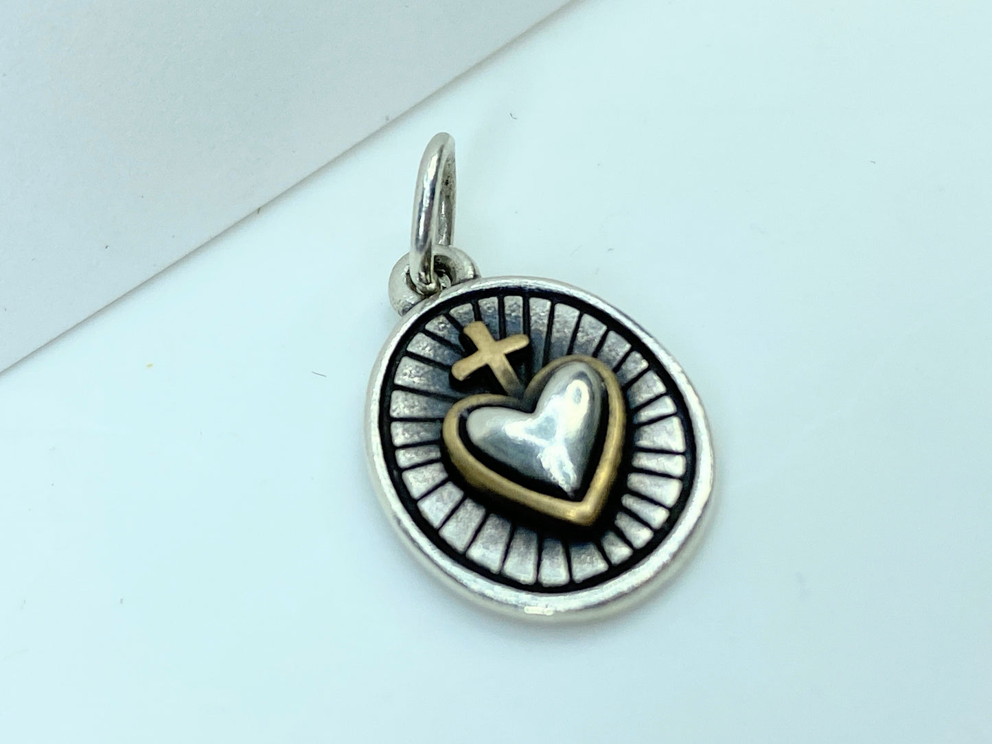 James Avery sterling silver Radiant Sacred Heart Charm 19mm x 13.5mm 3.3g JR946