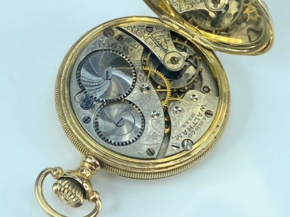 c1910 14K Waltham Hunter case mechanical Lady pocket watch 1.25" Running JR448