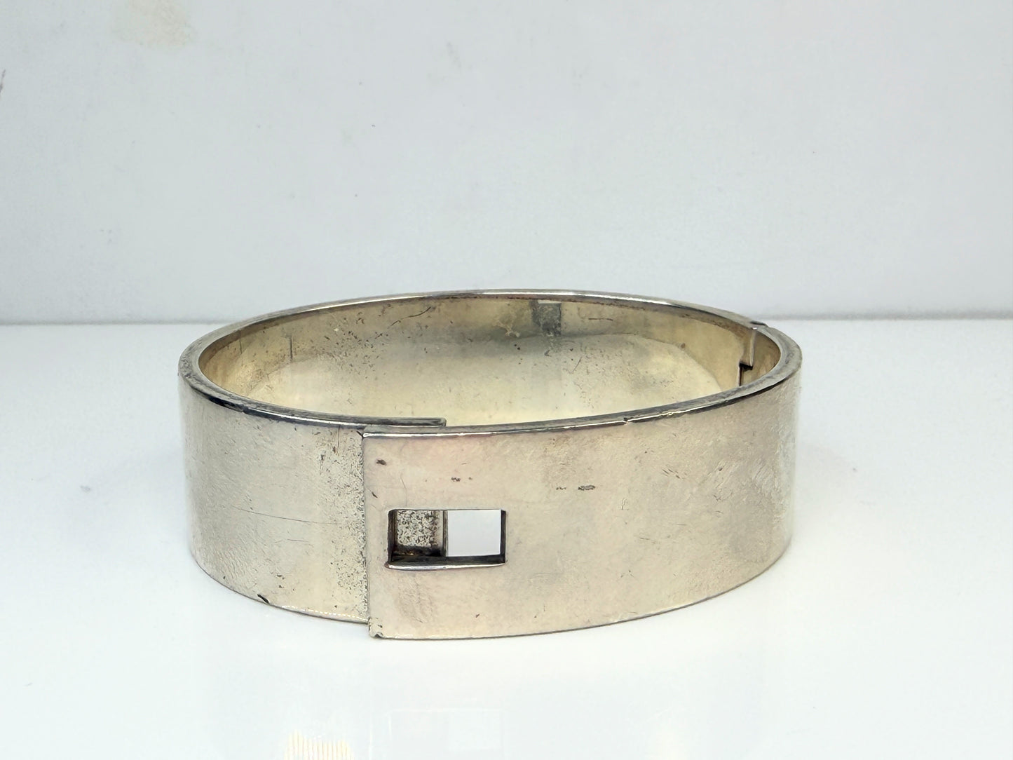 Vintage Gucci Wide Sterling Silver Hinged Cuff Bracelet Italy JR1486