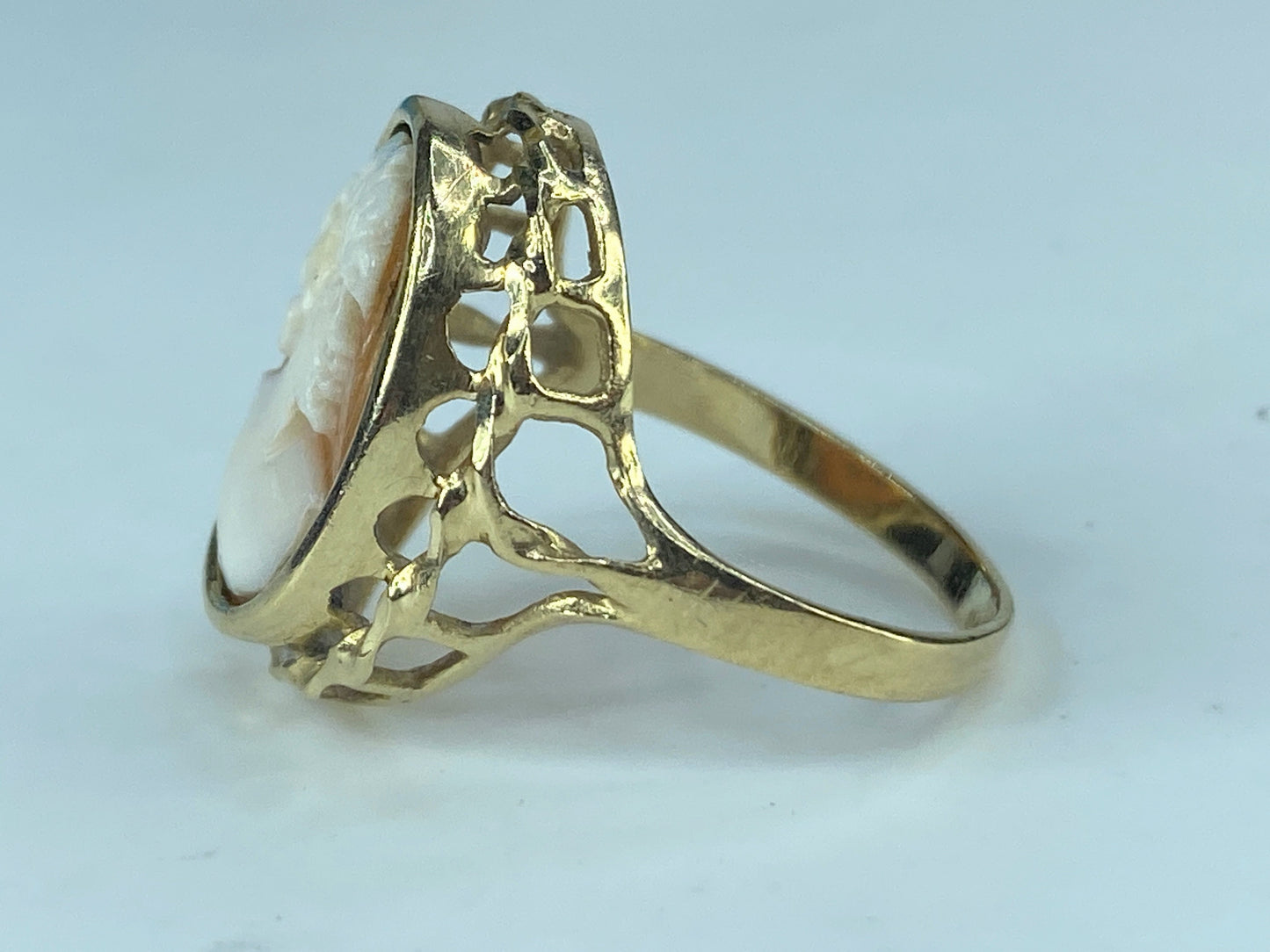 14K yellow gold shell Cameo lady ring 3.2g s7 JR428