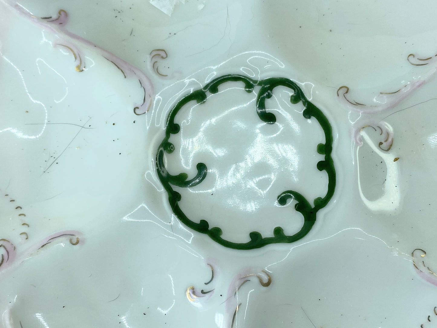 Antique Oyster Plate Forest Green, soft pink, gold gilt Fish Scale Pattern A402