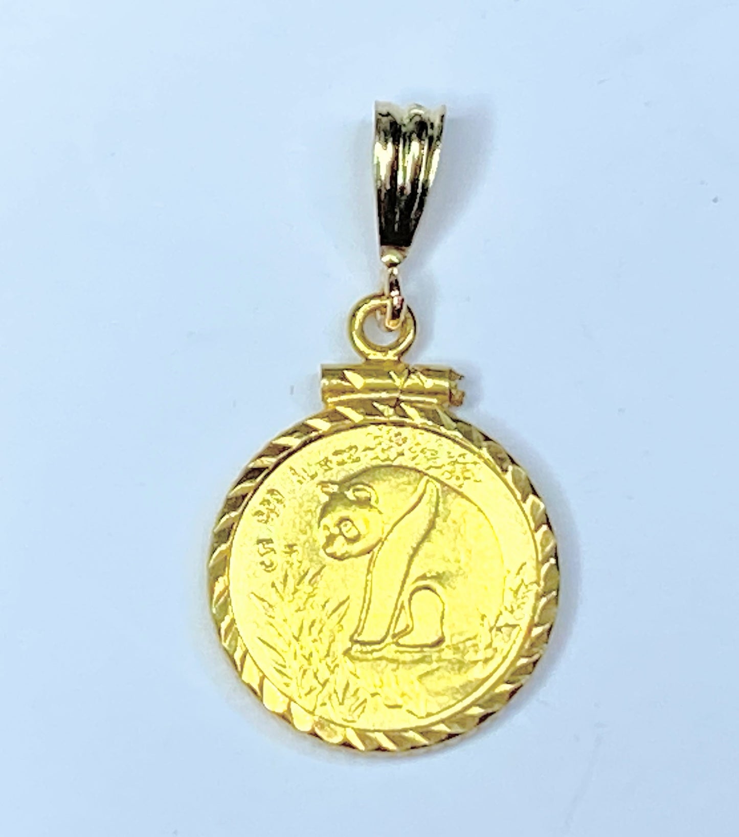 c1993 Panda 5 yuan 1/20oz coin in 14K bezel pendant 2.2g JR9089