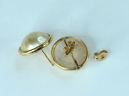14K yellow gold 11.5mm Mabe pearl stud earrings 2.6g JR393