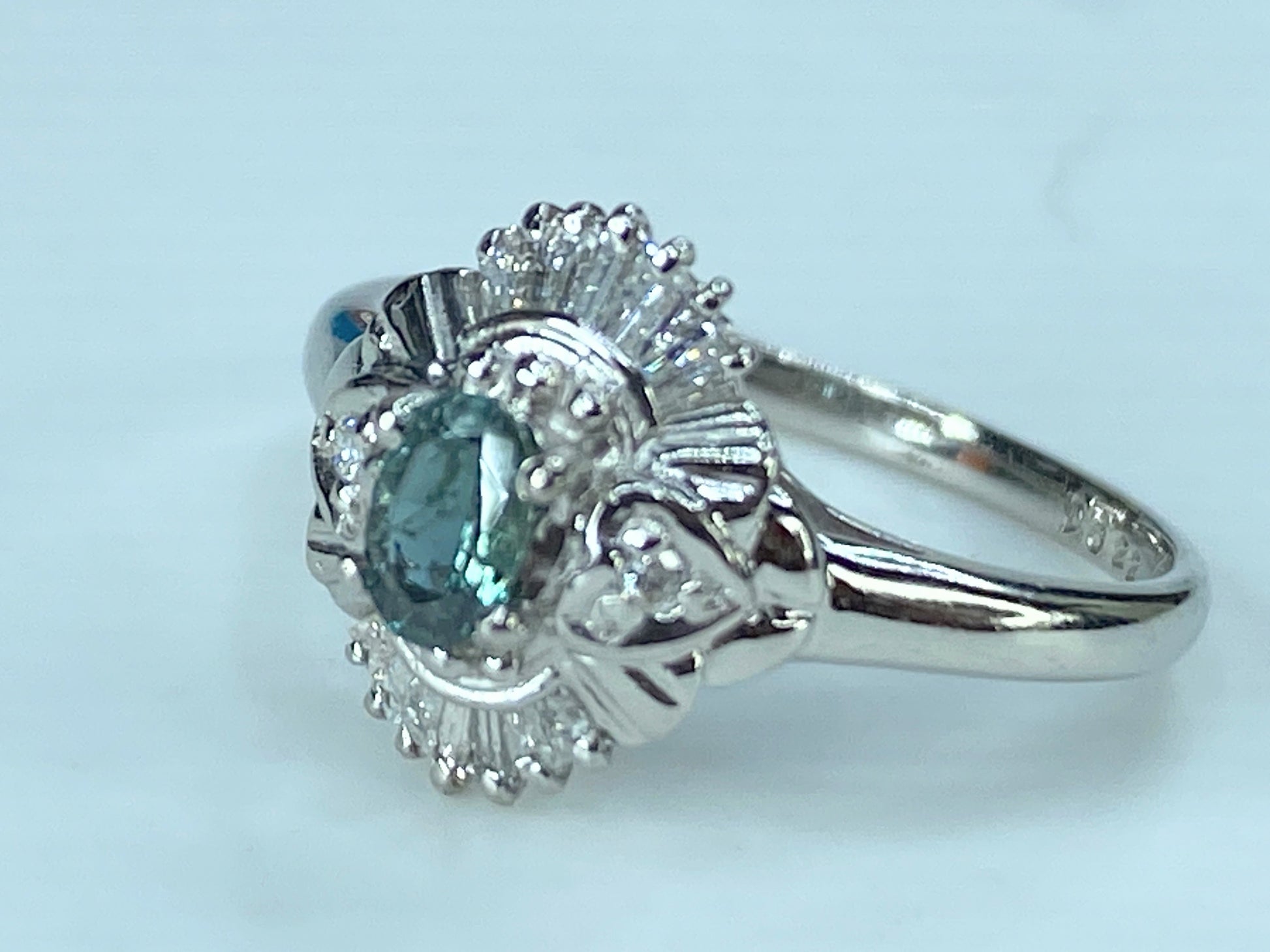 Platinum 900 0.45ct genuine Alexandrite and Diamond cluster ring 3.8g s6.5 JR395