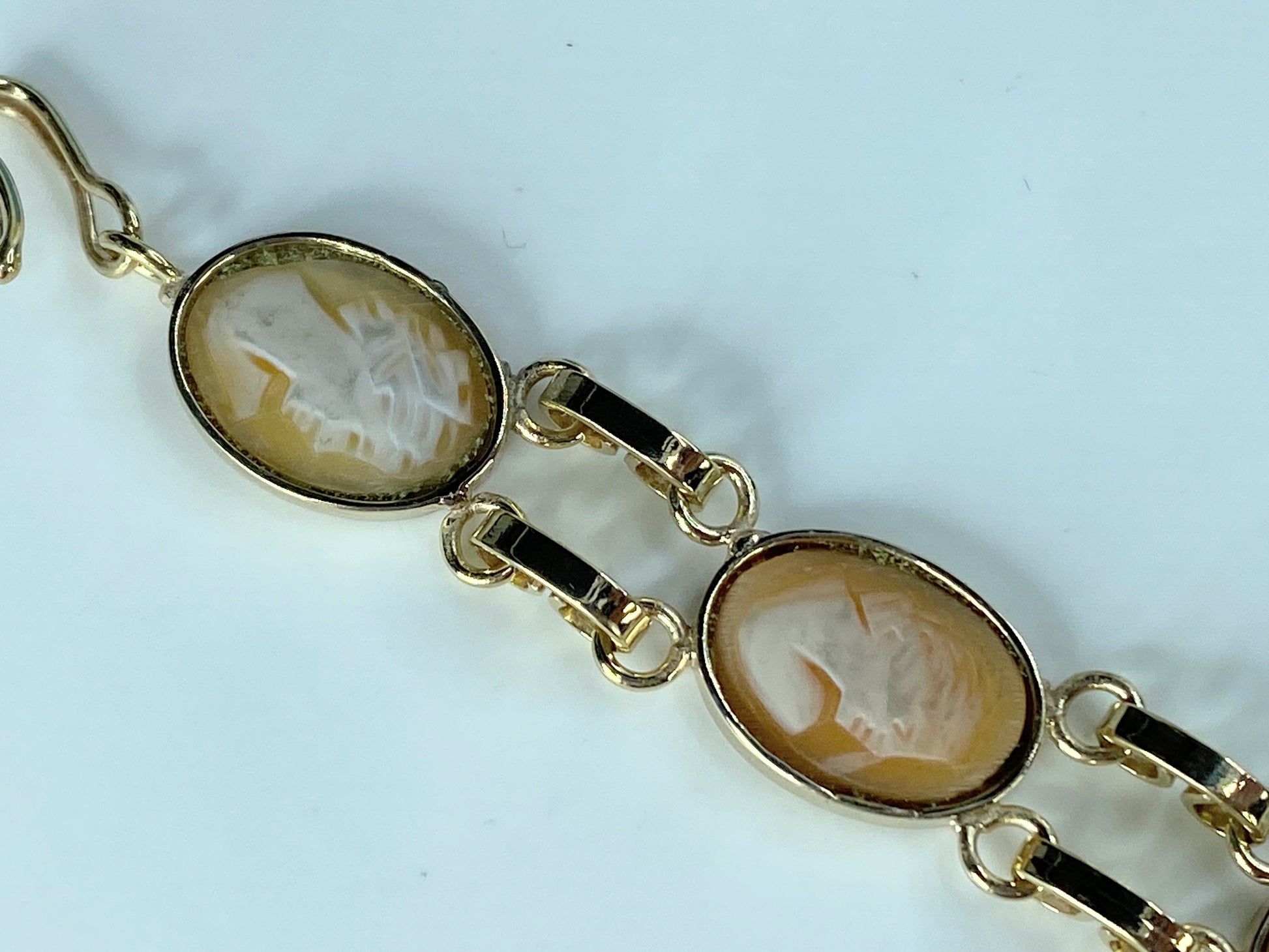 Antique Victorian 14k yellow Gold shell cameo bracelet 17.3g 7.5" JR396