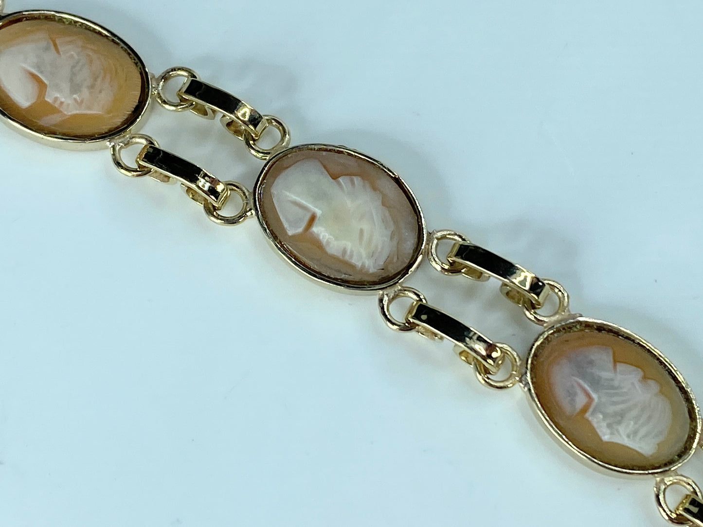 Antique Victorian 14k yellow Gold shell cameo bracelet 17.3g 7.5" JR396