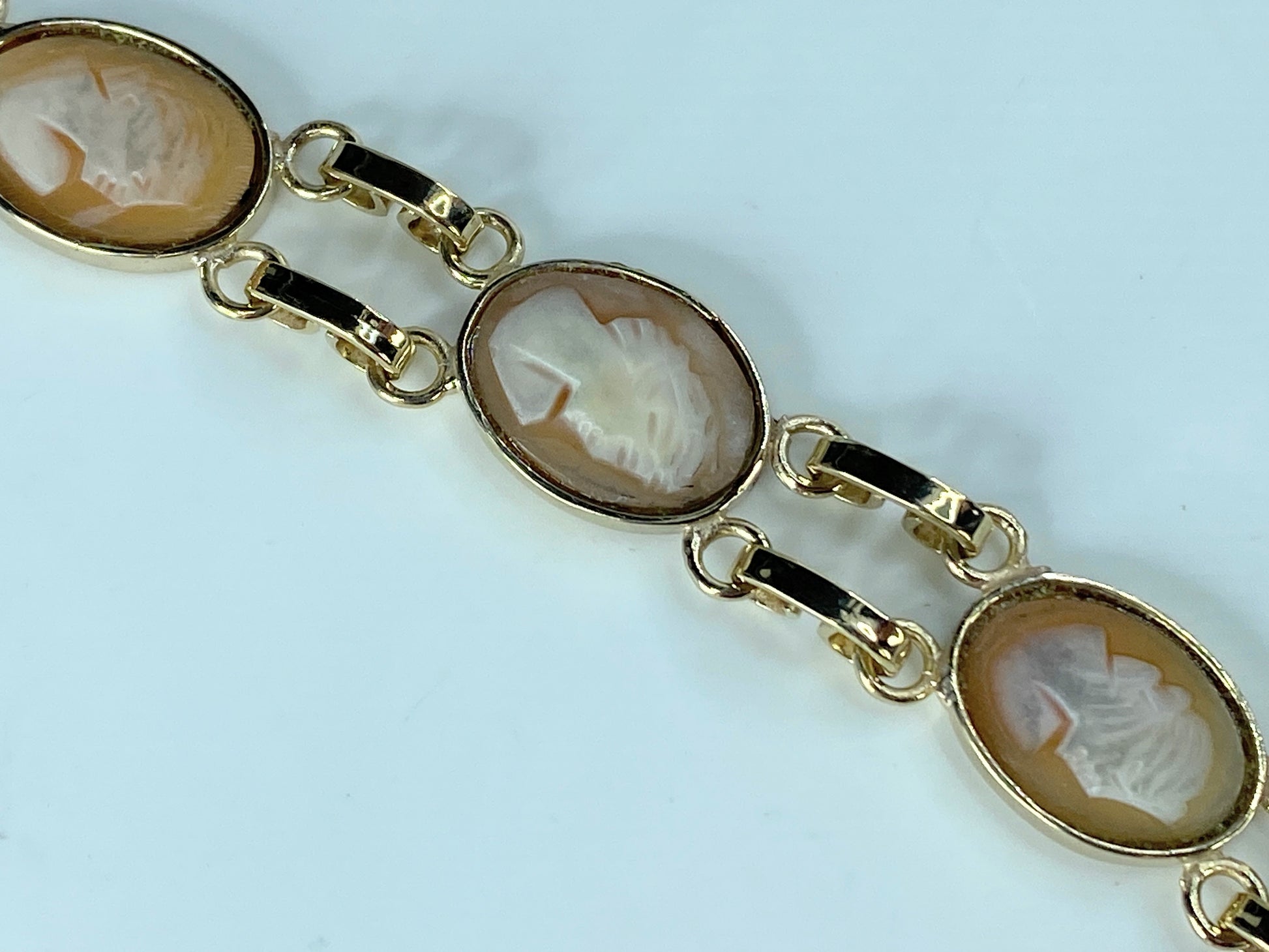 Antique Victorian 14k yellow Gold shell cameo bracelet 17.3g 7.5" JR396