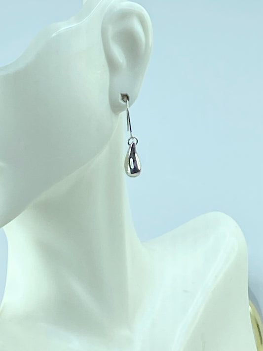 Tiffany & Co. sterling silver Teardrop dangle earrings 25mm JR958